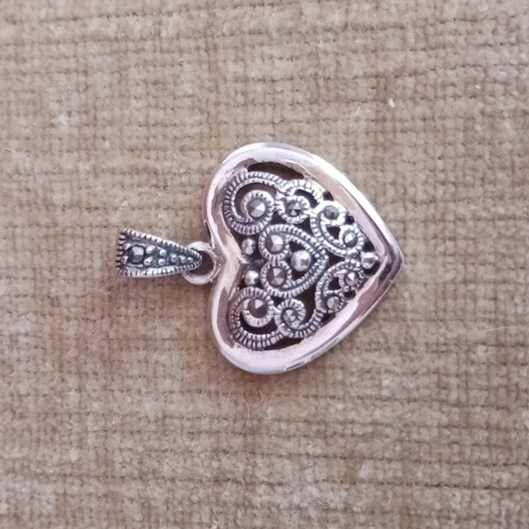 925 Sterling Silver Vintage Ornate Heart Pendant - Picture 1 of 7